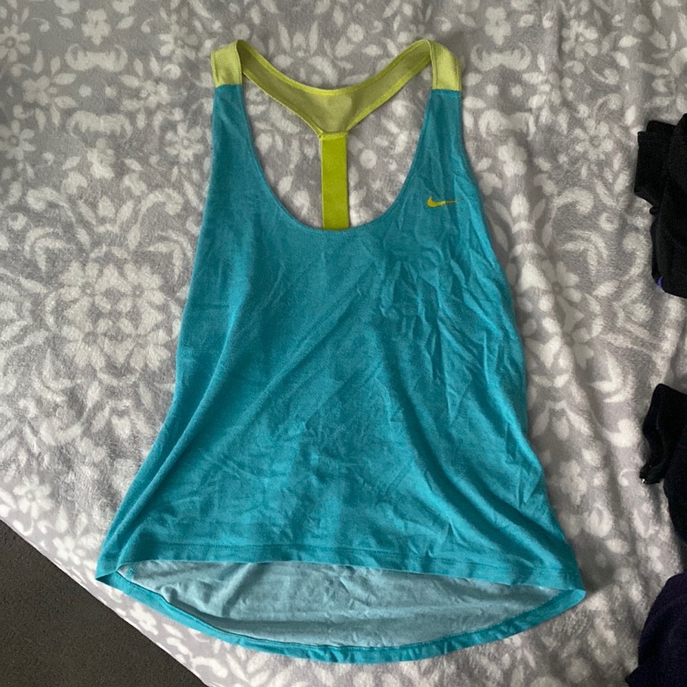 Nike woman’s tank